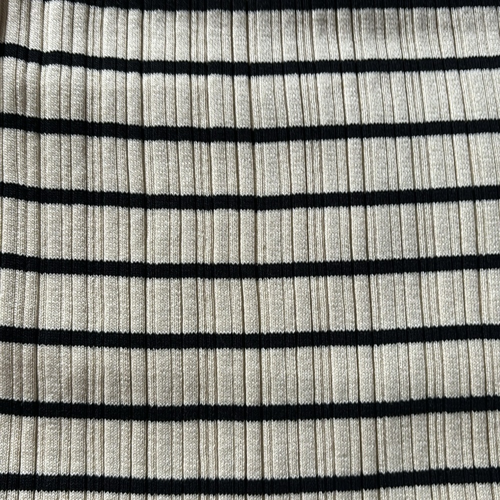 Gorgeous stretchy knit striped maxi dress - Picture 8 of 9